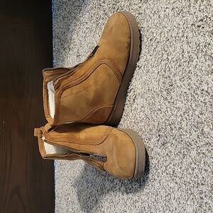 SO brand boots size 7